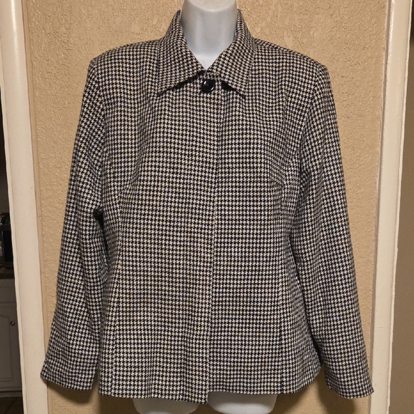Hillard Hanson jacket Jackets & Blazers - Hillard & Hanson Black and White Houndstooth Blazer Classic Fit